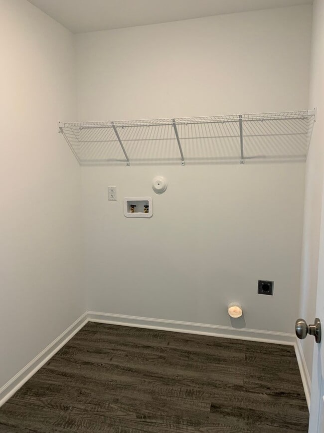 Building Photo - GET IT NOW!   New Three Bedroom | Two Bath Home in Cherokee Bend