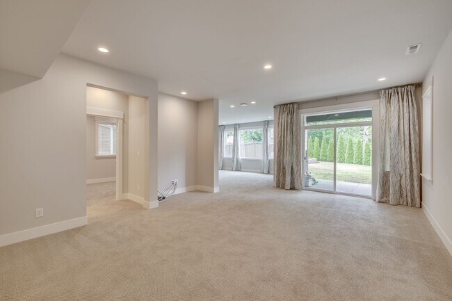 Building Photo - Beautiful 4 bedroom home in Canterbury Par...