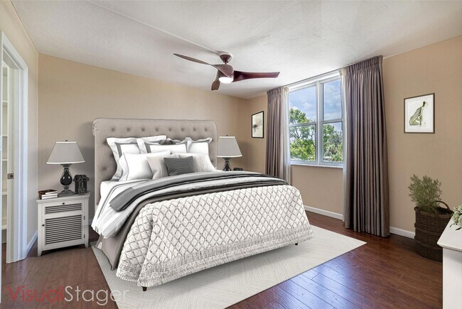 Building Photo - 1050 SE 15th St