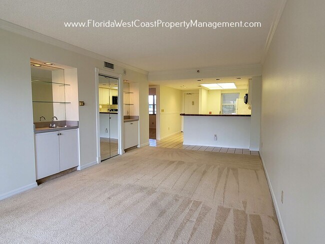 Building Photo - ANNUAL LEASE! SUPER CUTE 2 BEDROOM/2 BATH ...
