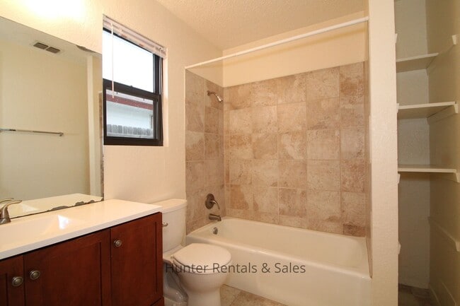 Building Photo - 2008 Continental Dr