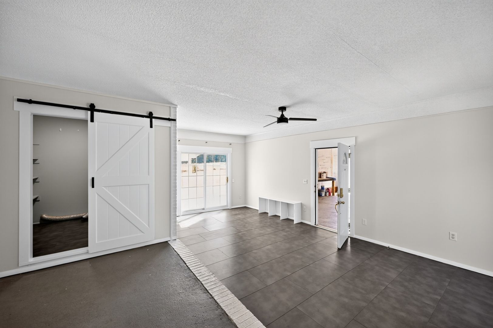 Building Photo - 1580 N Honeycutt St