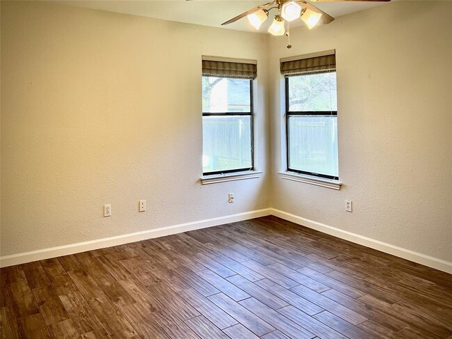 Building Photo - 7010 Dallas Dr