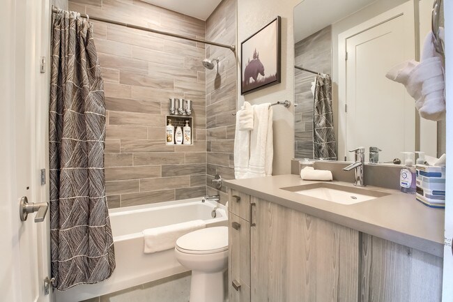 Building Photo - 1323 Elati St