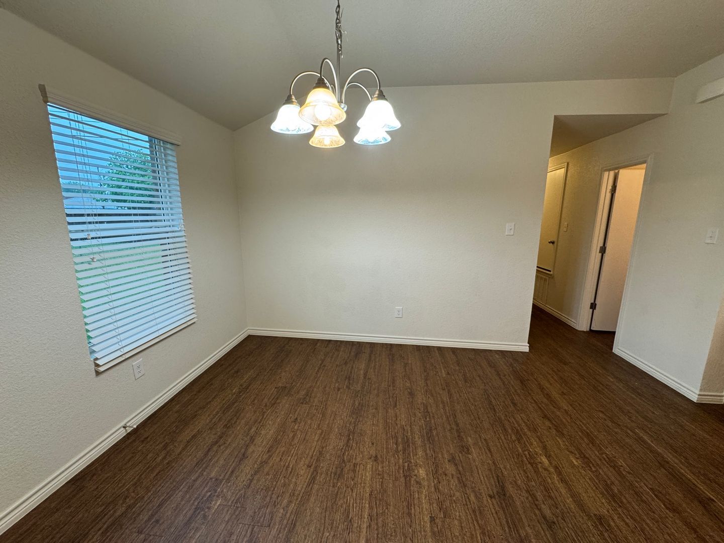 Building Photo - 1537 Justin Lp