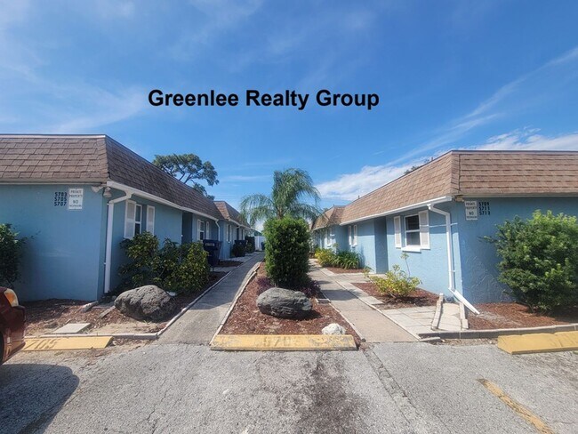 Building Photo - Cute 1/1 Apartment with Tile Floors & Private Patio!!