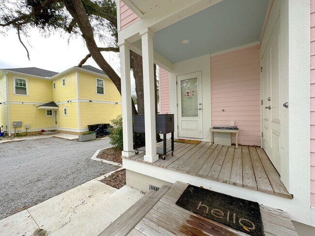 Building Photo - Porter's Parkside -  2 Bedroom, 2 Bathroom...