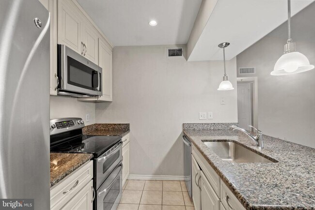 Building Photo - 1504 Lincoln Way