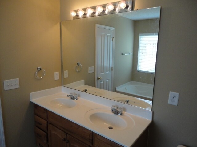 Building Photo - 123 Gatewood Ridge Ct