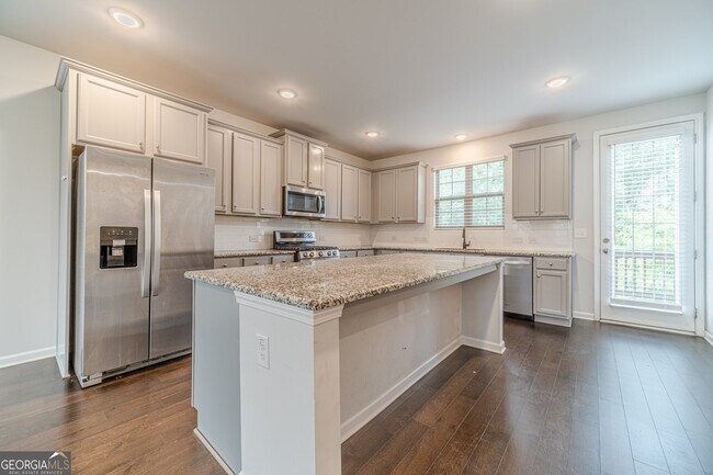 Building Photo - 2252 Talmai Dr