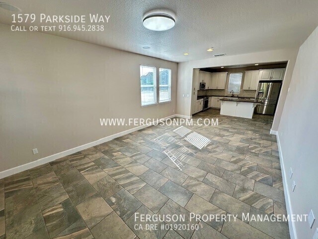 Building Photo - 1579 Parkside Way