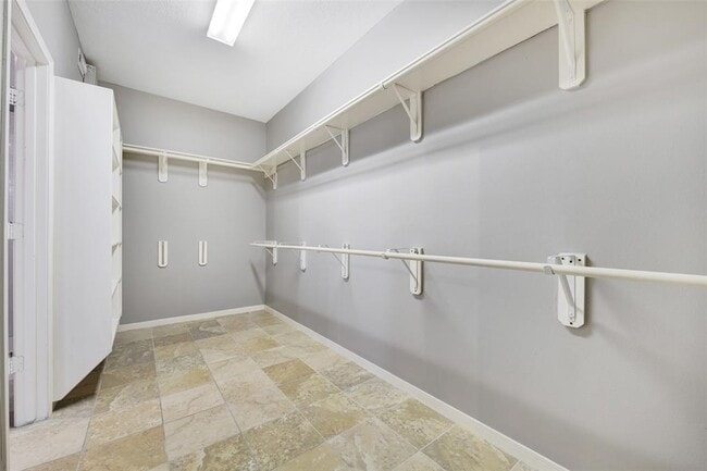Building Photo - 2510 Pine Brook Dr