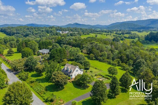 Building Photo - 2733 Southern Hills Ct