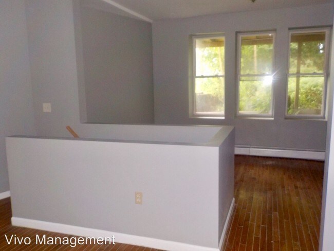 Building Photo - 398-400 S 15th St