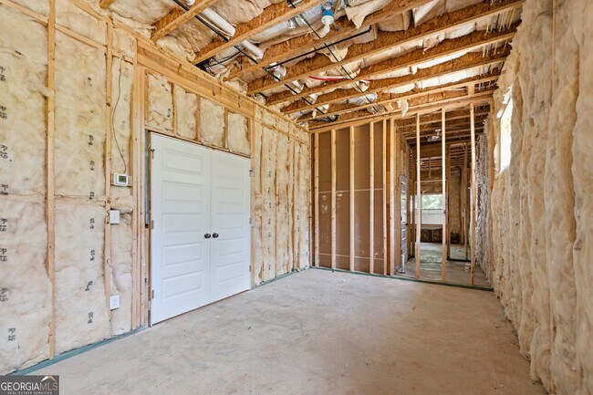 Building Photo - 254 Lamon Ave SE