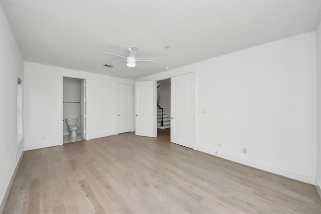 Building Photo - 4005 Woodshire Vlg Ests