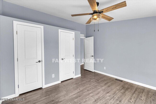 Building Photo - 2490 W Glenshandra Dr