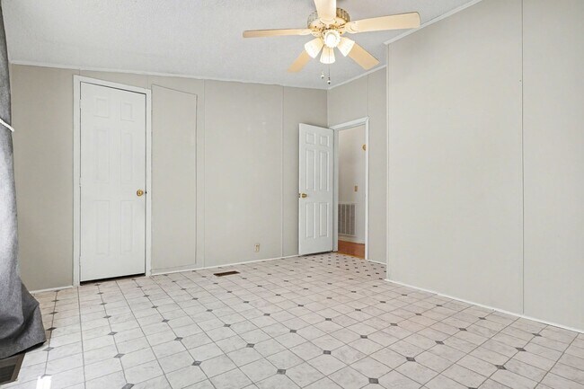 Building Photo - 3BR Home in Raleigh with Large Yard - GREAT PRICE!