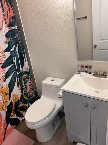 Building Photo - 502 Potomac St