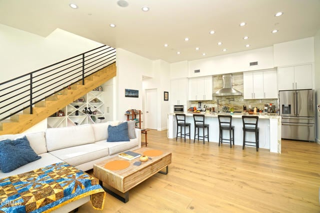 Building Photo - 6565 Pickwick St