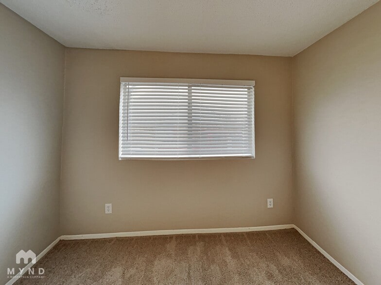 Building Photo - 7417 Shadow Bend Dr