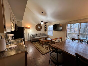 Building Photo - Lake view / Fully furnished town house