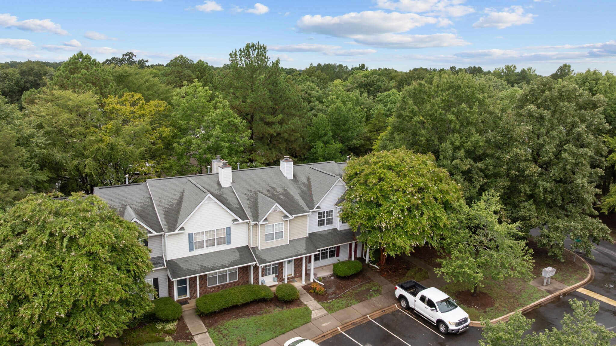 Building Photo - 2210 Cigar Ct