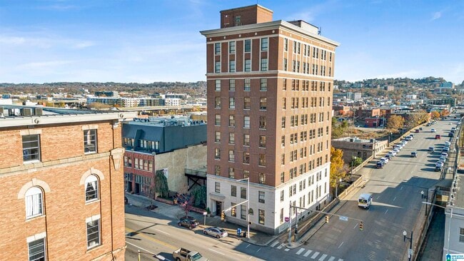 Building Photo - 2201 1st Ave N