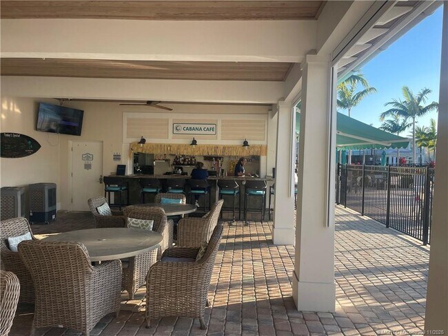 Building Photo - 118 NE Bay Dr