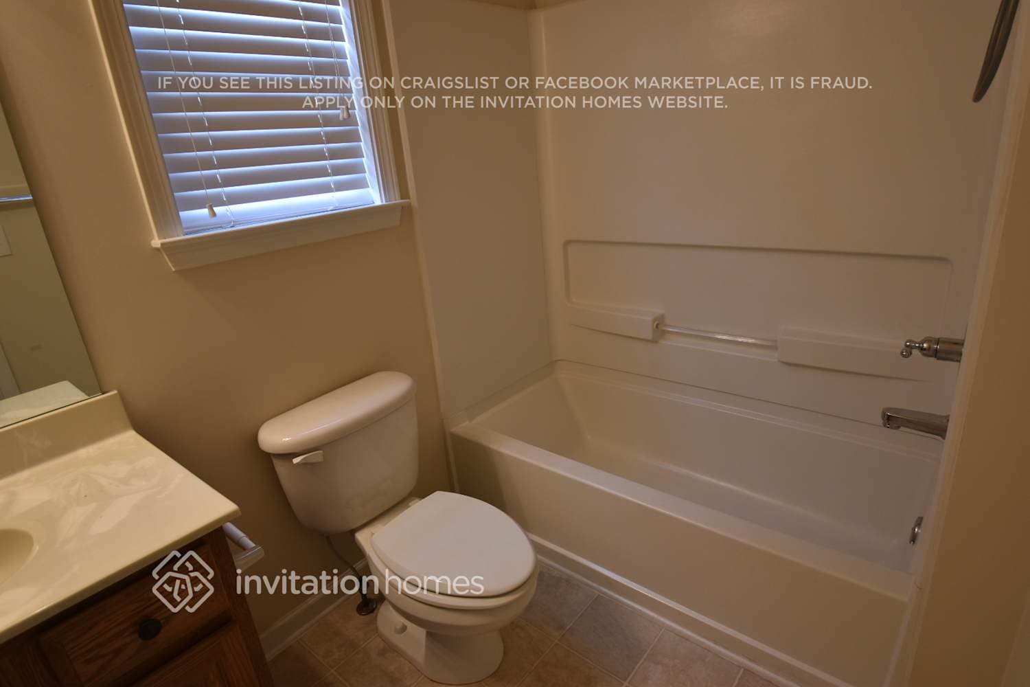 Building Photo - 1320 Martins Down Dr SE