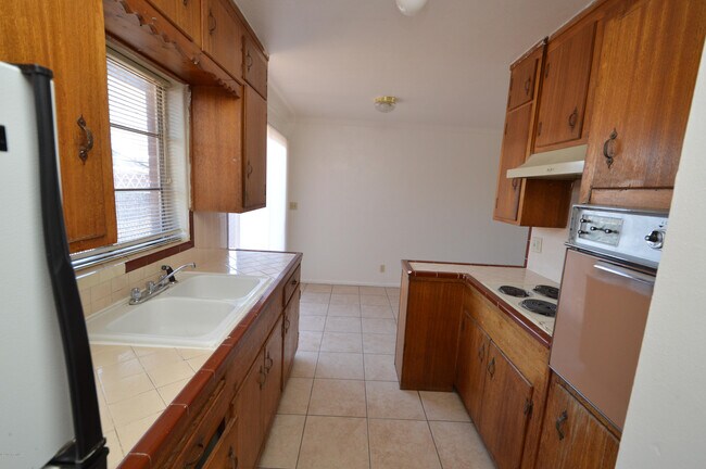 Building Photo - 4333 E Bellevue St