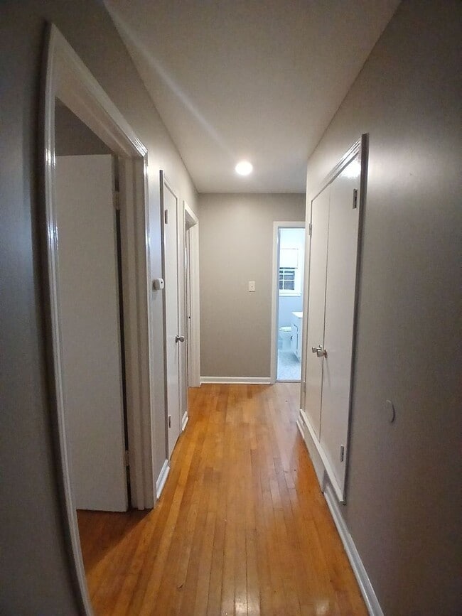 Building Photo - Newly Renovated Home in Parkway Village  - Open To Section 8