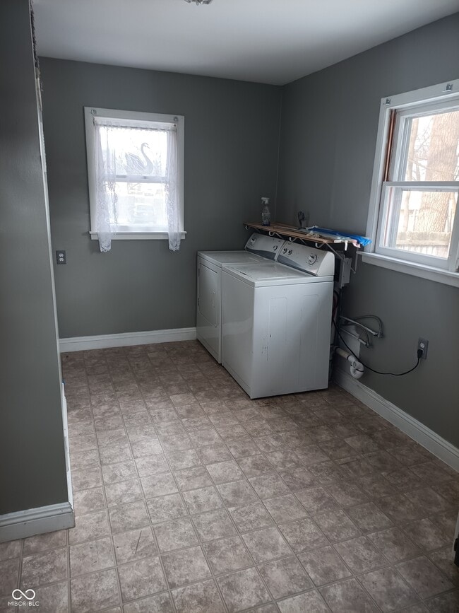 Building Photo - 404 W North St