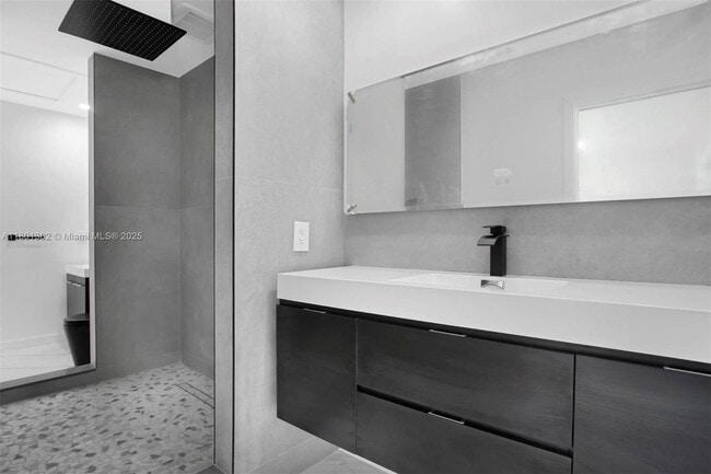 Building Photo - 17701 SW 92nd Ct