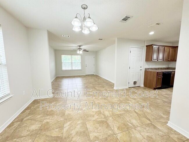 Building Photo - 293 Dahlquist Dr