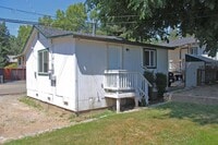 Building Photo - Nice cottage in Tuolumne