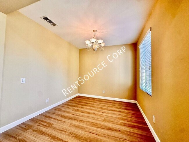 Building Photo - 24162 Willowbrooke Ct