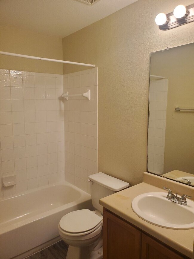 Building Photo - 14001 Cambourne Dr