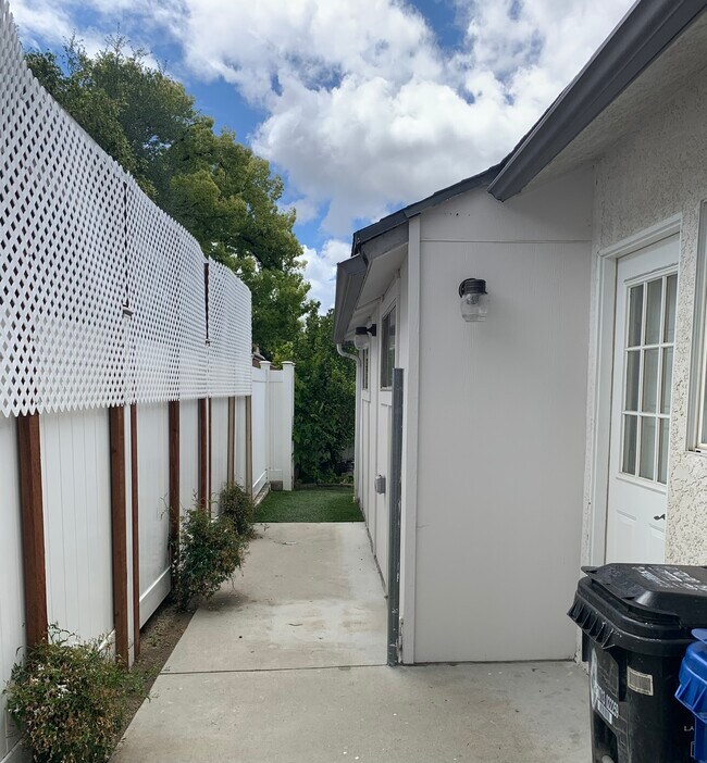 Side backyard additional area - 17461 Keswick St