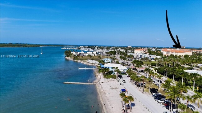 Building Photo - 742 Granada St