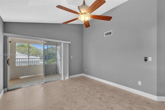 Building Photo - 2881 N Oakland Forest Dr