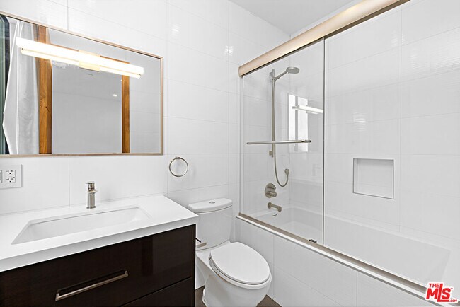 Building Photo - 11200 Dona Lola Dr