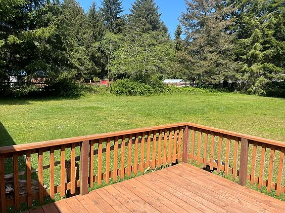 Back Porch - 130 Lynch Rd