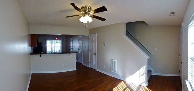 Building Photo - 2005 Grandeur Ave