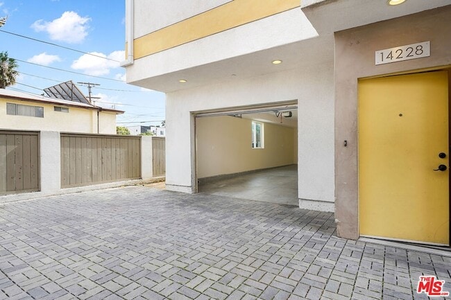 Building Photo - 14228 Sylvan St