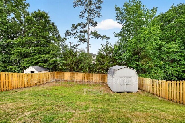Building Photo - 1153 Hawick Dr