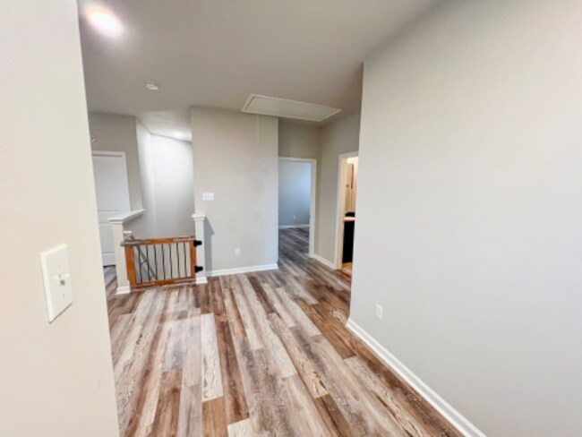 Building Photo - 524 Cautillion Dr