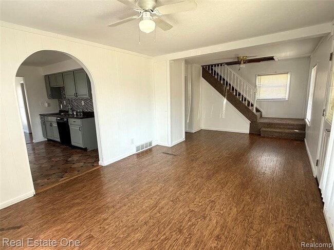 Building Photo - 5645 Fenton St