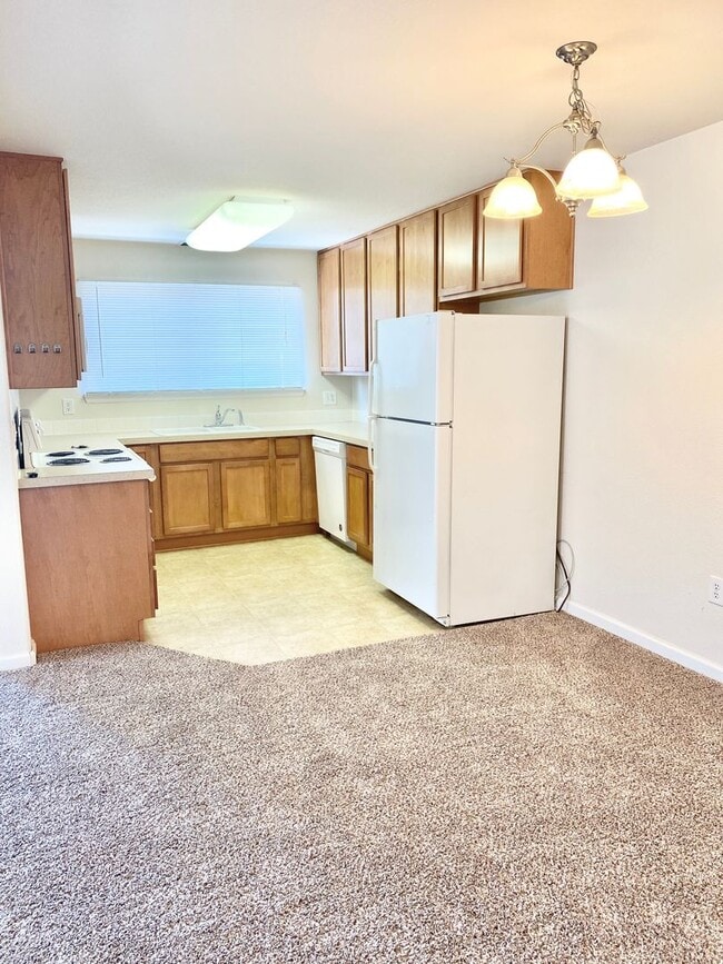 Building Photo - 4775 Hahns Peak Dr