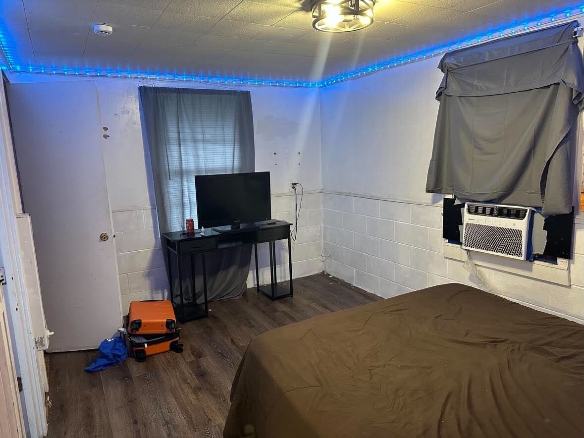Bedroom - 103 Gause St
